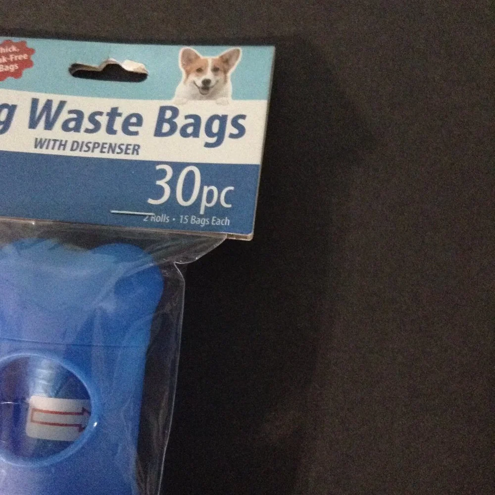 DOG WASTE BAGS WITH DISPENSER 30 PC 2 ROLLS 15 BAGS EACH NEW
